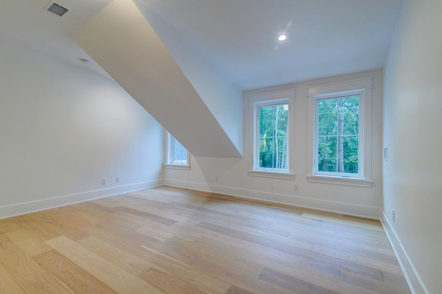 Spacious, unfurnished interior of a new home in , Hollywood (Image 22).