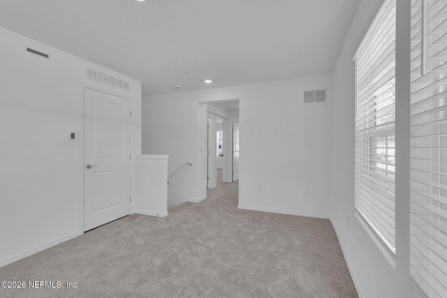 Spacious, unfurnished interior of a new home in , Jacksonville (Image 14).