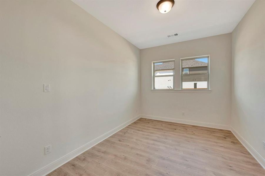 Spacious, unfurnished interior of a new home in Sandbrock Ranch, Aubrey (Image 34). Spacious, unfurnished interior of a new home in Sandbrock Ranch, Aubrey (Image 34).