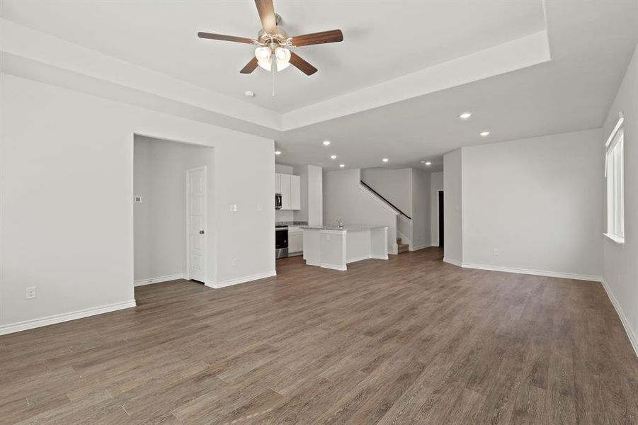 Spacious, unfurnished interior of a new home in Deer Creek, Fort Worth (Image 31).