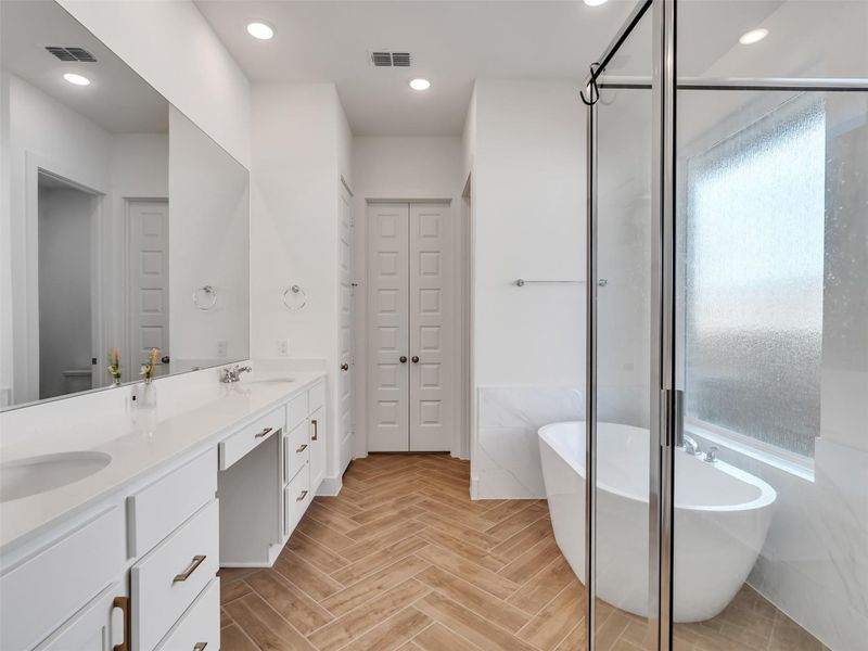 Furnished interior view inside a new home in Tompkins Reserve, Katy (Image 16).