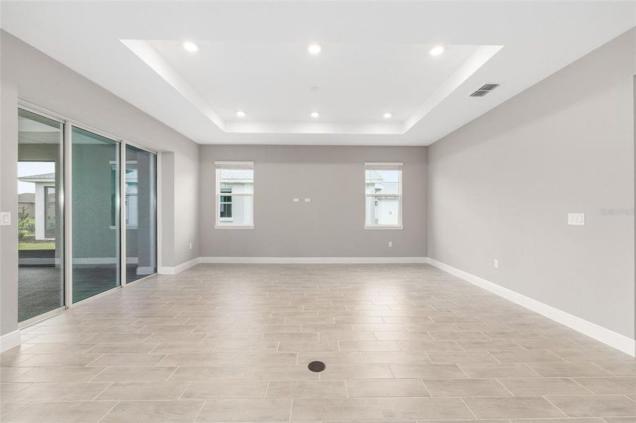 Spacious, unfurnished interior of a new home in , Ocala (Image 39).