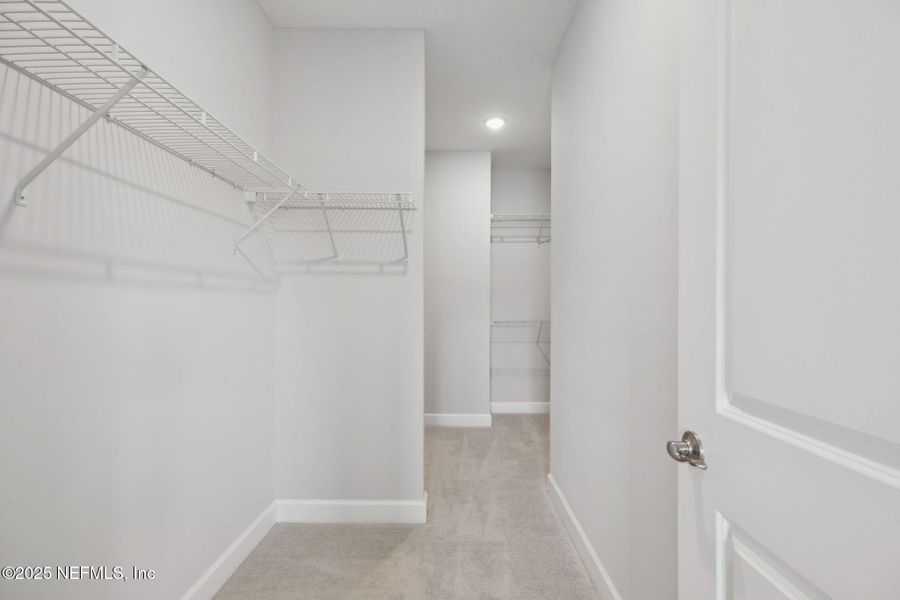 Spacious, unfurnished interior of a new home in Sandy Ridge, Yulee (Image 20).