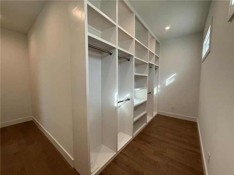 Spacious, unfurnished interior of a new home in , Acworth (Image 15).