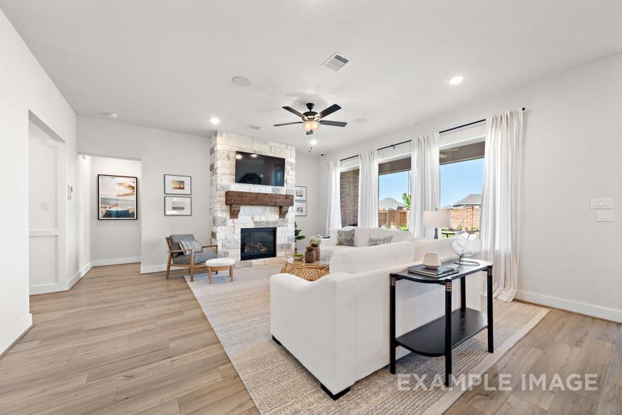Representative furnished interior of a home built from the The Edward by Davidson Homes LLC in Lago Mar, Texas City (Image 8).
