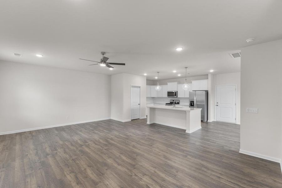 Spacious, unfurnished interior of a new home in Hitchcock Preserve, Aiken (Image 19).