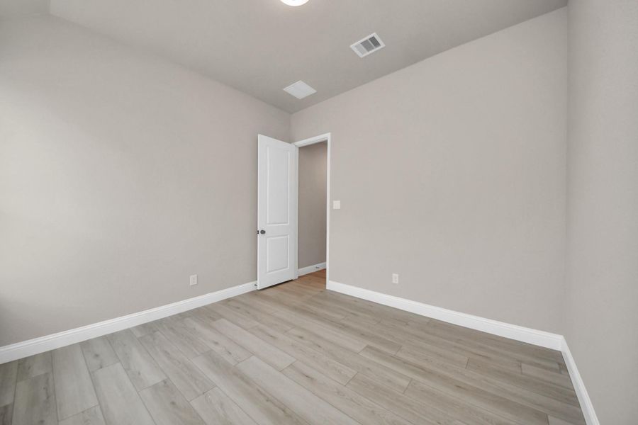 Spacious, unfurnished interior of a new home in Bridgeland: Heritage Collection, Cypress (Image 10). Spacious, unfurnished interior of a new home in Bridgeland: Heritage Collection, Cypress (Image 10).