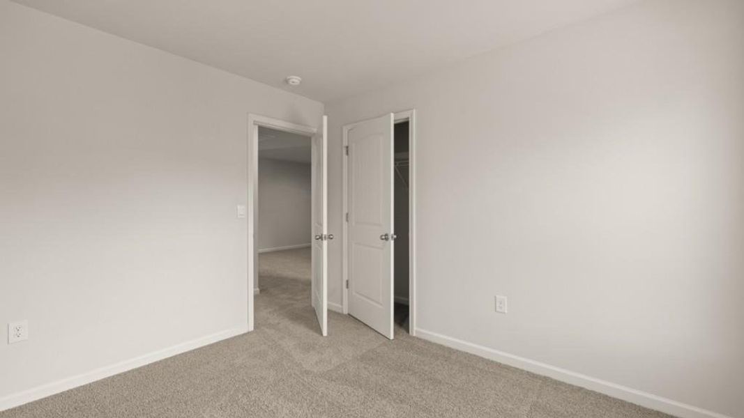 Spacious, unfurnished interior of a new home in Falcon Landing Townhomes, Gainesville (Image 17).
