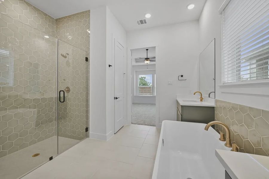 Furnished interior view inside a new home in Grange, Katy (Image 10).