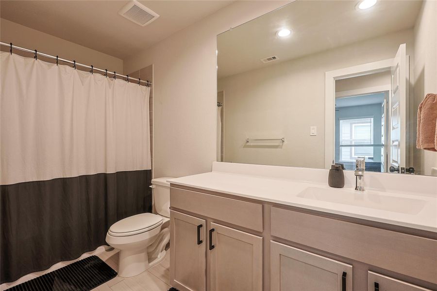Furnished interior view inside a new home in Telge Ranch, Cypress (Image 28).