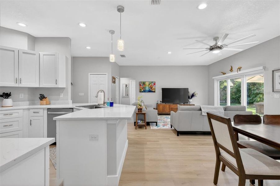Furnished interior view inside a new home in , Mount Dora (Image 7).