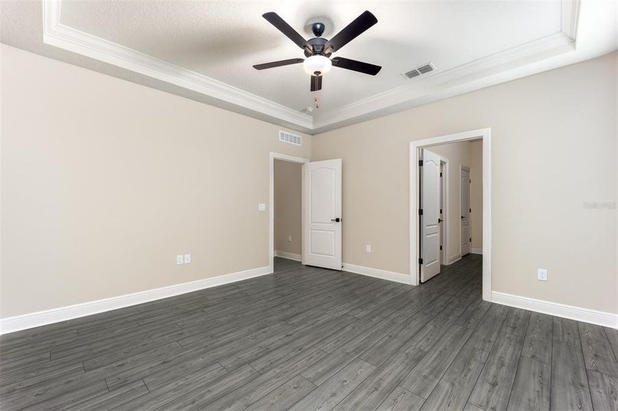 Spacious, unfurnished interior of a new home in Reunion Village, Kissimmee (Image 6). Spacious, unfurnished interior of a new home in Reunion Village, Kissimmee (Image 6).