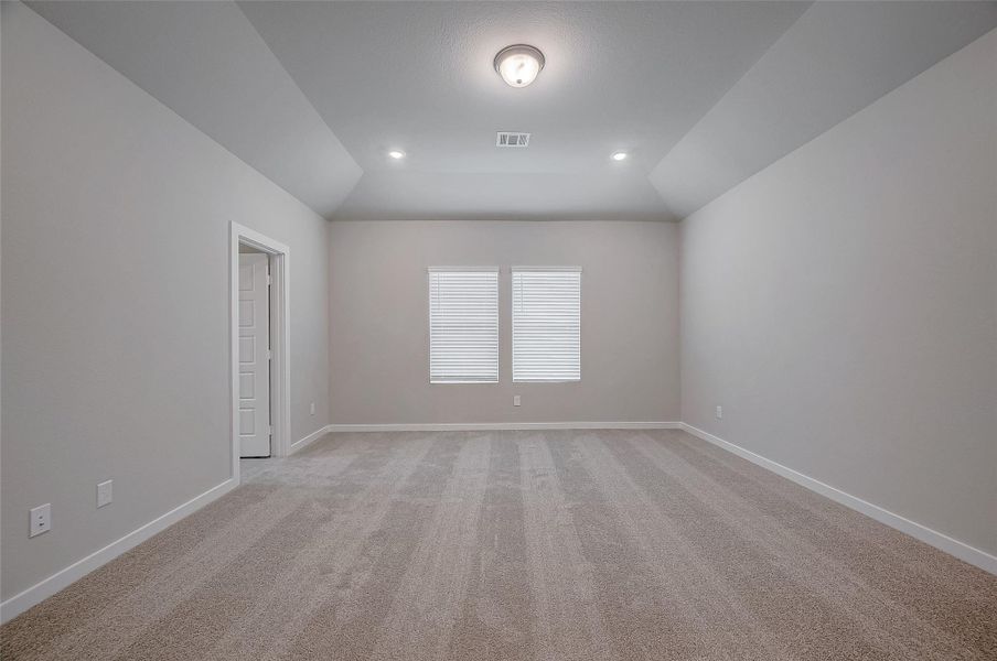 Spacious, unfurnished interior of a new home in McClendon Park Village, Houston (Image 22). Spacious, unfurnished interior of a new home in McClendon Park Village, Houston (Image 22).