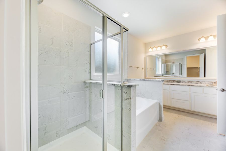 Representative furnished interior of a home built from the Nueces by UnionMain Homes in Lake Breeze, Lavon (Image 9).