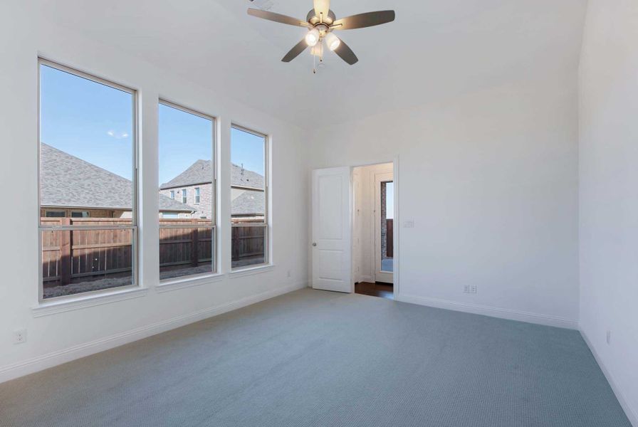 Representative unfurnished interior of a home built from the 217 by Highland Homes in Cross Creek West, Fulshear (Image 15).