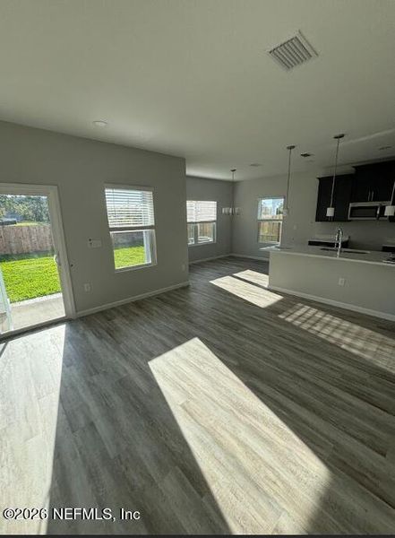 Spacious, unfurnished interior of a new home in , Jacksonville (Image 12).