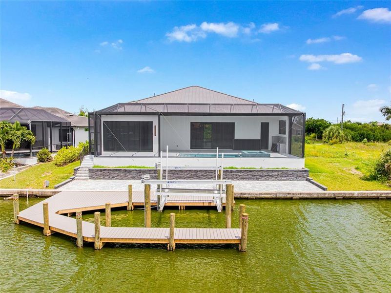 Exterior details and patio area of a home in , Port Charlotte (Image 47).