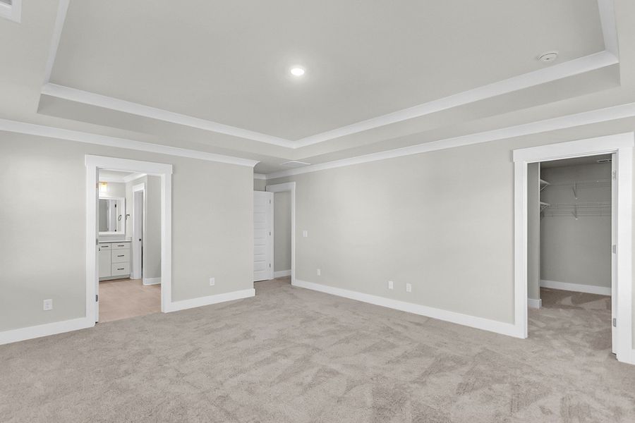 Spacious, unfurnished interior of a new home in Hewing Farms, Summerville (Image 31).