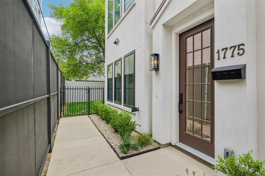 Exterior details and patio area of a home in , Dallas (Image 3).