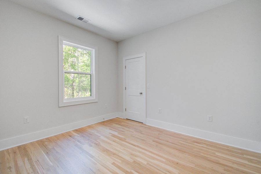 Spacious, unfurnished interior of a new home in , Mount Pleasant (Image 40).