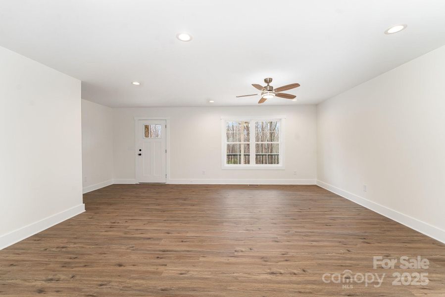 Spacious, unfurnished interior of a new home in , Troy (Image 20).