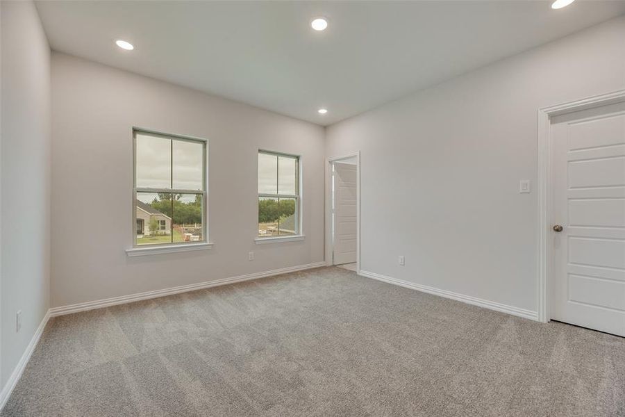 Spacious, unfurnished interior of a new home in Valencia On The Lake, Little Elm (Image 31).