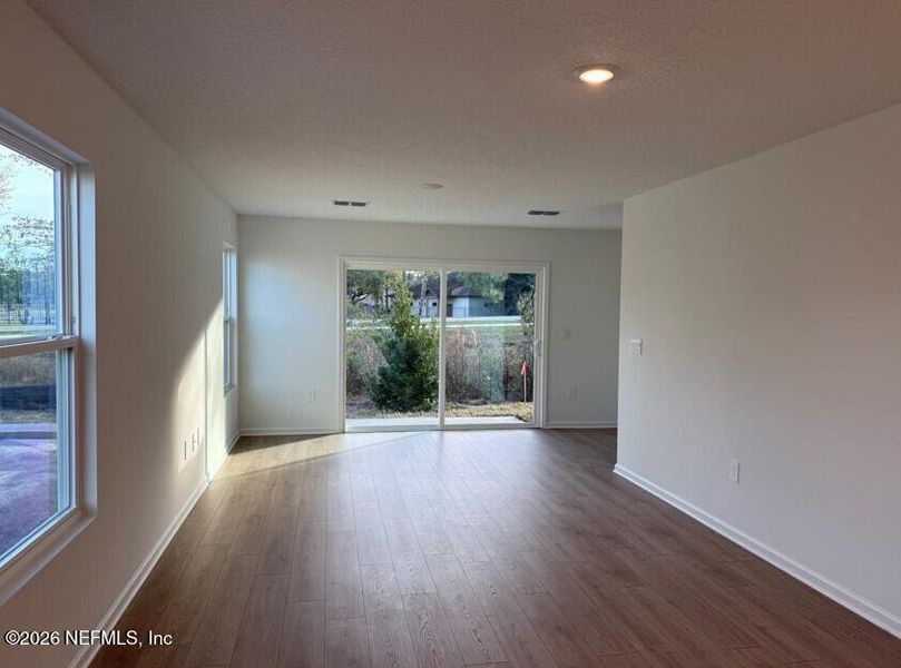 Spacious, unfurnished interior of a new home in Trout River, Jacksonville (Image 23).