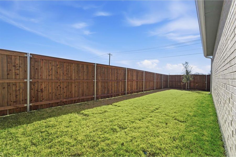 Exterior details and patio area of a home in La Terra, Celina (Image 2).