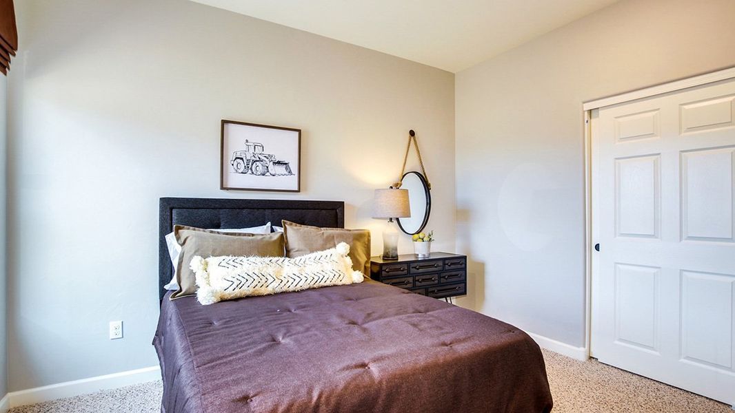 Representative furnished interior of a home built from the Citrine - Plan 5042 by D.R. Horton in Sycamore Vista, Vail (Image 42). Representative furnished interior of a home built from the Citrine - Plan 5042 by D.R. Horton in Sycamore Vista, Vail (Image 42).