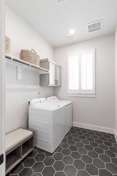 Representative furnished interior of a home built from the Windsor by Tri Pointe Homes in Pecan Ridge, Fulshear (Image 66).
