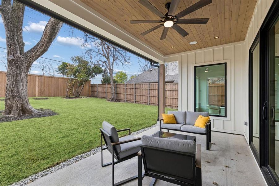 Exterior details and patio area of a home in , Dallas (Image 3).