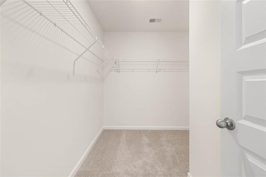 Spacious, unfurnished interior of a new home in Shoal Creek, Hampton (Image 14).