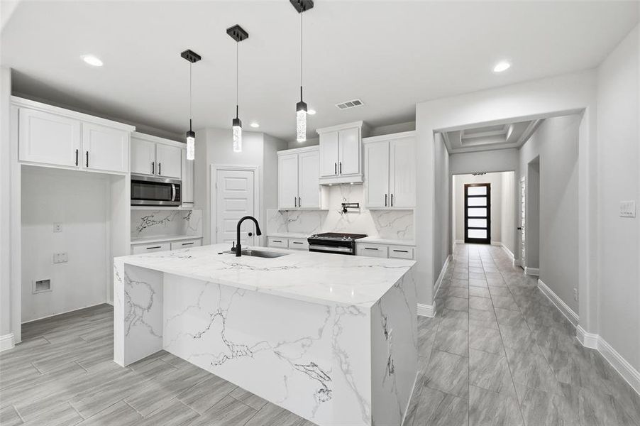 Furnished interior view inside a new home in , Corsicana (Image 8).