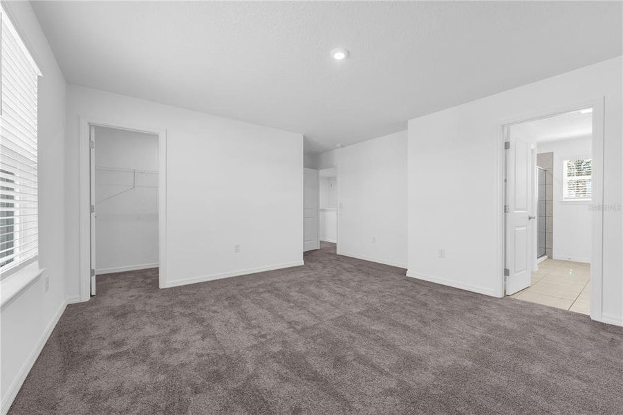 Spacious, unfurnished interior of a new home in Oakfield Trails, Parrish (Image 27).