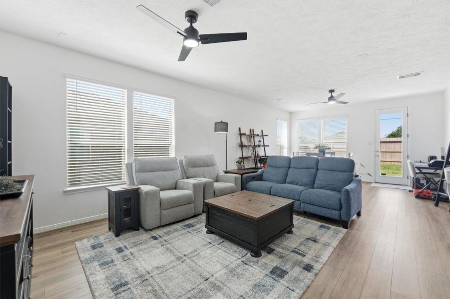 Furnished interior view inside a new home in Vida Costera, Texas City (Image 13).