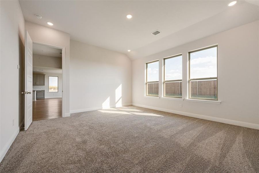 Spacious, unfurnished interior of a new home in Arbors at Legacy Hills, Celina (Image 13).