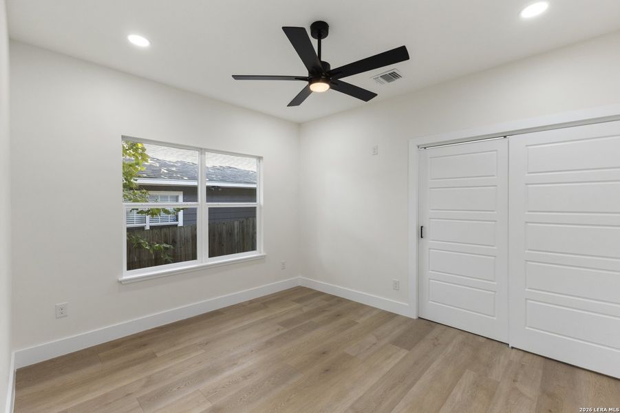 Spacious, unfurnished interior of a new home in , San Antonio (Image 18).