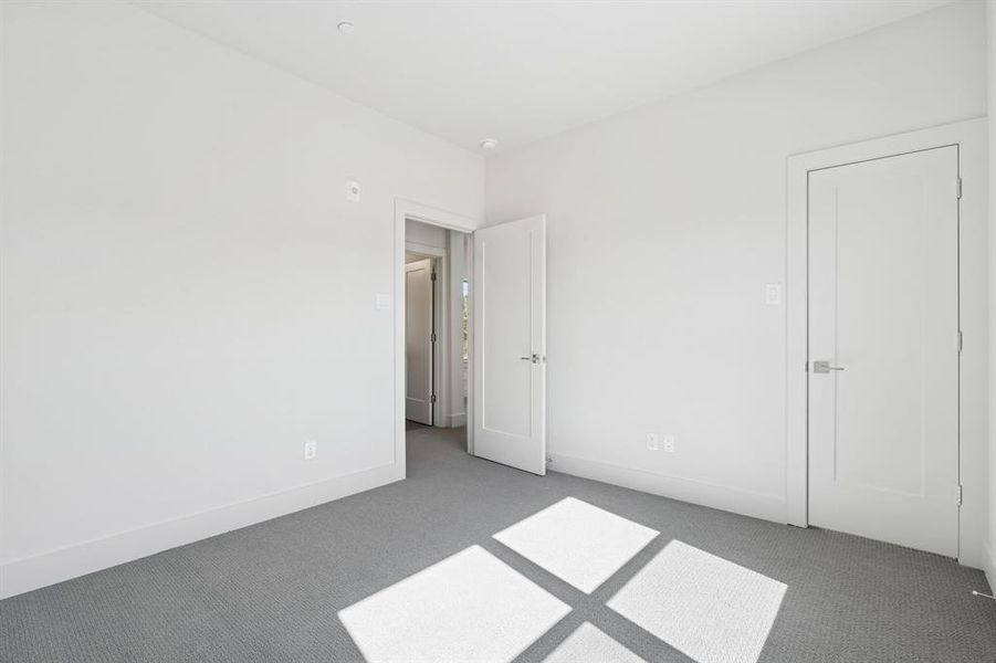 Secondary bedroom. Secondary bedroom.