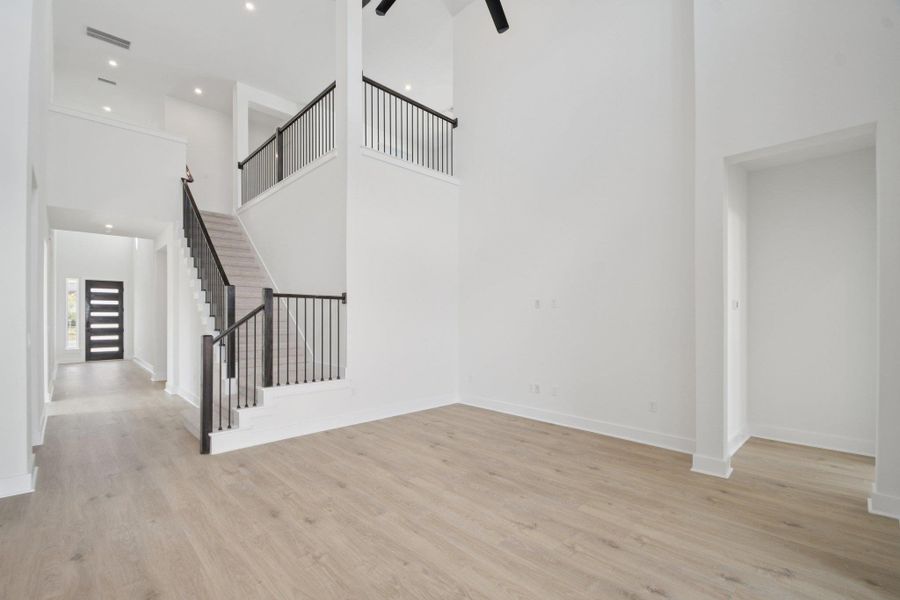 Home is under construction, not the actual photos – for illustrative purposes only. Please confirm features and color selections