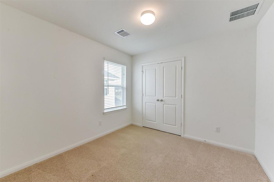 Spacious, unfurnished interior of a new home in King Oaks Village, Baytown (Image 20).