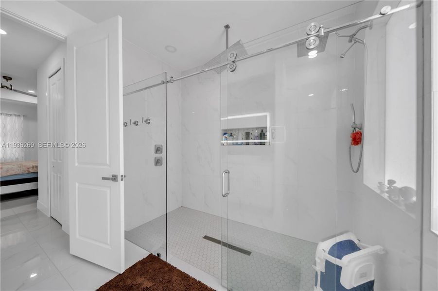 Furnished interior view inside a new home in , Lehigh Acres (Image 9).