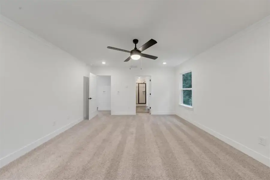 Spacious, unfurnished interior of a new home in Canterbury Villas, Carrollton (Image 26).