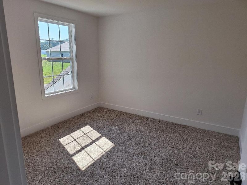 Spacious, unfurnished interior of a new home in Cardiff Glyn, Catawba (Image 29).