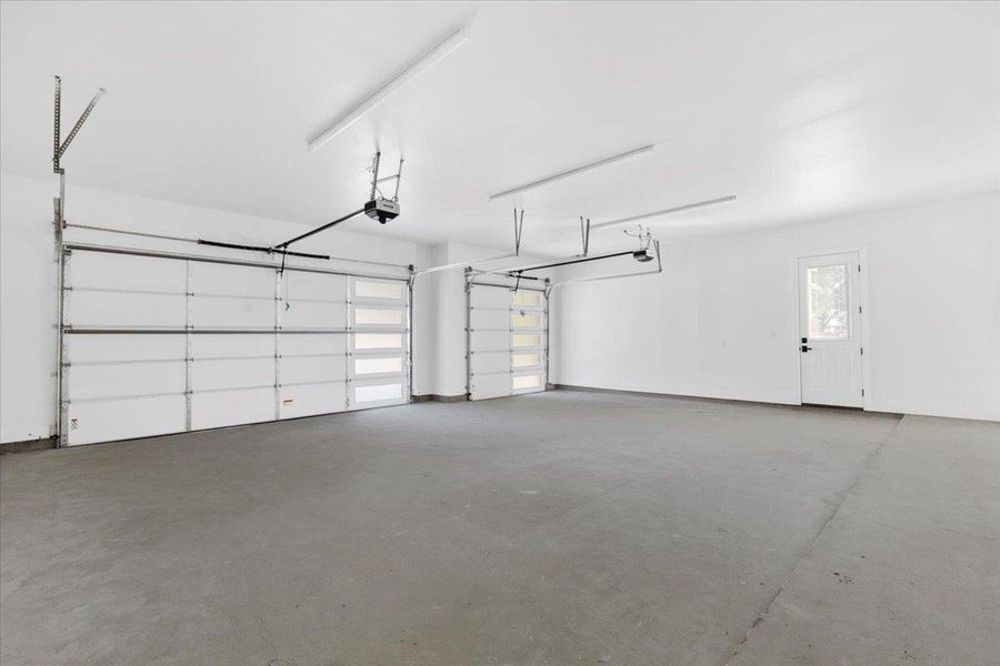 Spacious, unfurnished interior of a new home in , Bastrop (Image 20). Spacious, unfurnished interior of a new home in , Bastrop (Image 20).