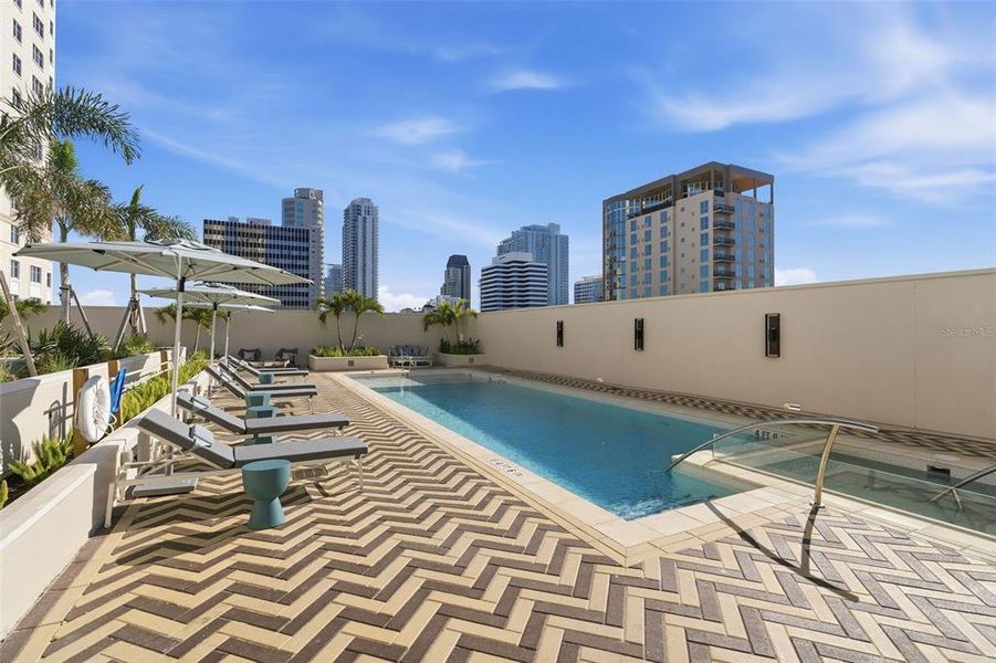 Condo located in St. Petersburg, FL showcasing its design and architecture (Image 29). Condo located in St. Petersburg, FL showcasing its design and architecture (Image 29).