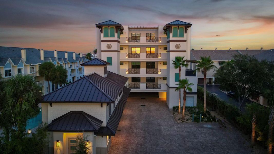 Condo located in Tierra Verde, FL showcasing its design and architecture (Image 4).