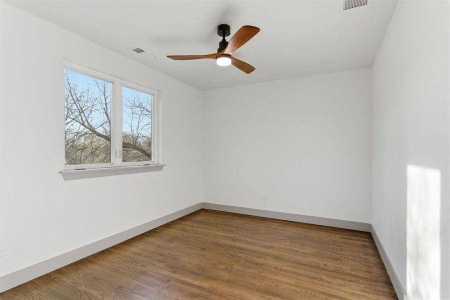 Spacious, unfurnished interior of a new home in , Denison (Image 21).
