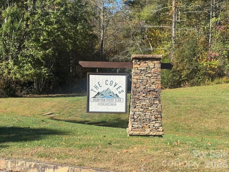 Entry sign to the community Entry sign to the community