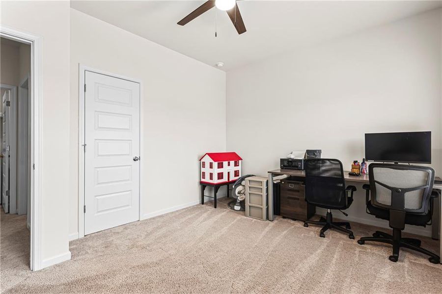 Furnished interior view inside a new home in Victoria Heights, Dallas (Image 17).