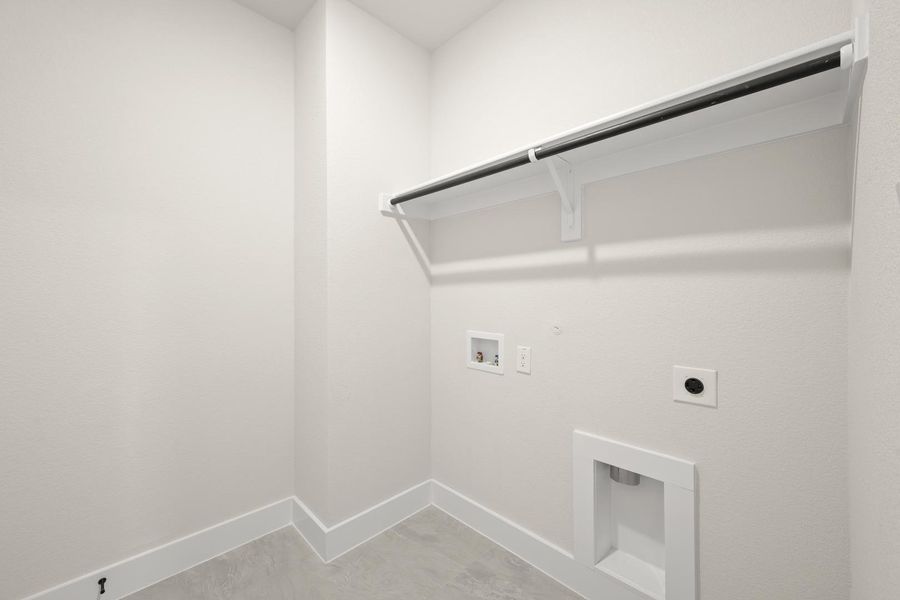 Spacious, unfurnished interior of a new home in Treeline, Justin (Image 24).